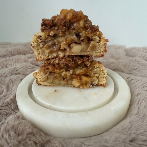 Square apple crumble cookie photo with extended background